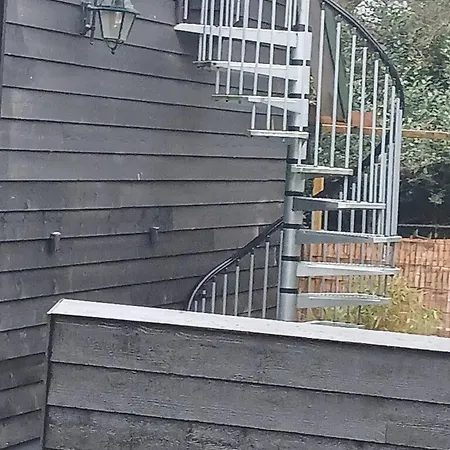Fuchsiahoeve 3*